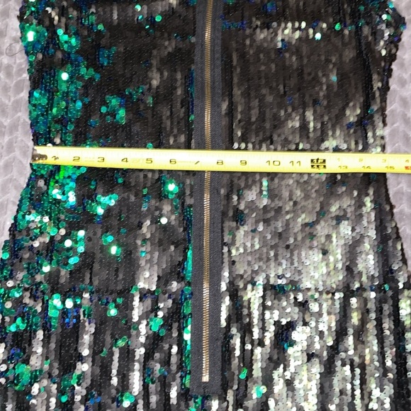 NWT AX Paris Iridescent Sequin Bodycon Dress. Size 14. Green/Black Sequins. - Picture 8 of 9